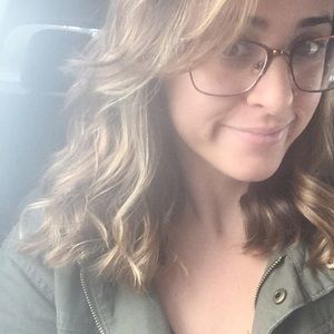 Meet your Posher, Brittney